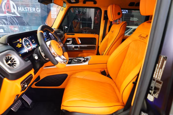 Mercedes-AMG G 63 với diện mạo độc đáo đỗ ở nhà vợ chồng Đoàn Di Băng, chiếc biển số tiết lộ nguồn gốc thực sự