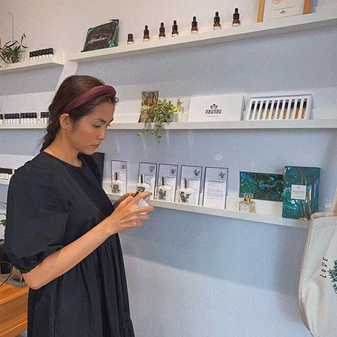 Có 1 mẫu đầm khiến sao nữ Vbiz mê mệt: Thoải mái level max nhưng lại khiến nhiều cô vướng vào nghi vấn có bầu - Ảnh 2.