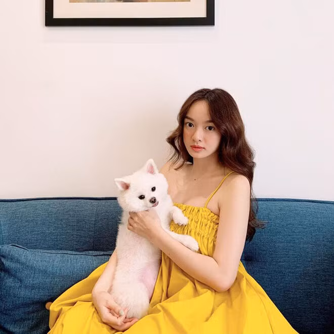 Có 1 mẫu đầm khiến sao nữ Vbiz mê mệt: Thoải mái level max nhưng lại khiến nhiều cô vướng vào nghi vấn có bầu - Ảnh 3.