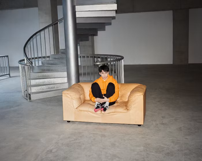 Nam diễn viên trẻ Ngô Lỗi trở thành đại sứ cho thương hiệu Loewe ảnh 2