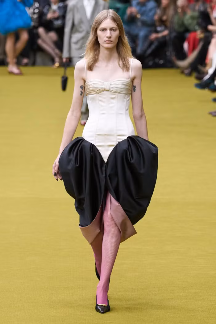 00007-gucci-fall-2023-ready-to-w-1677298605.jpg?w=1200&h=0&q=100&dpr=1&fit=crop&s=XG1p5Db_LzBmf9Oi8V9m6g