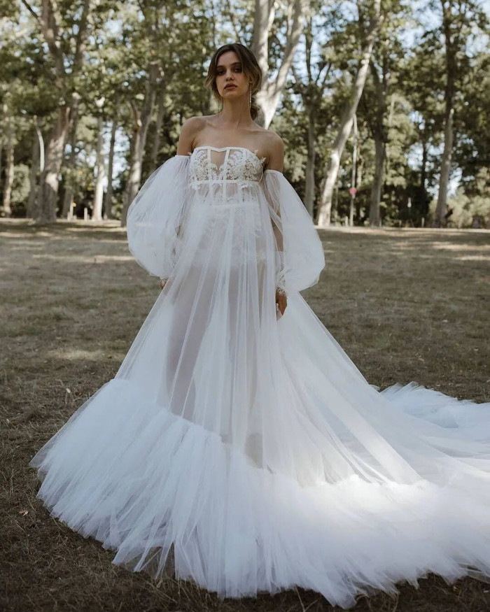 Váy cưới trong suốt – Bạn có đủ can đảm mặc? ảnh 5