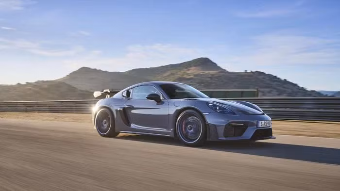 Porsche 718 Cayman GT4 RS ra mắt với cấu hình mạnh mẽ ảnh 5