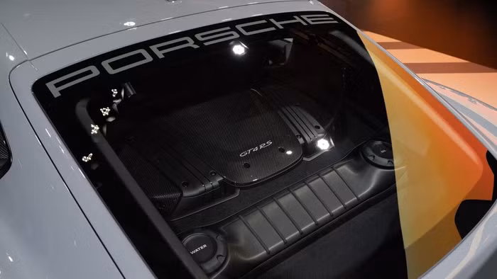 Porsche 718 Cayman GT4 RS ra mắt với cấu hình mạnh mẽ ảnh 2