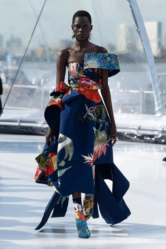 Alexander McQueen Xuân Hè 2023