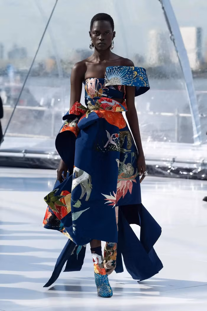 Alexander McQueen Xuân Hè 2023
