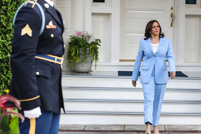 Phó tổng thống Mỹ Kamala Harris chuộng trang sức ngọc trai