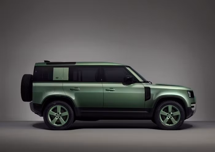 Land Rover Defender 75th Limited Edition có giá từ 6,699 tỷ đồng ảnh 6