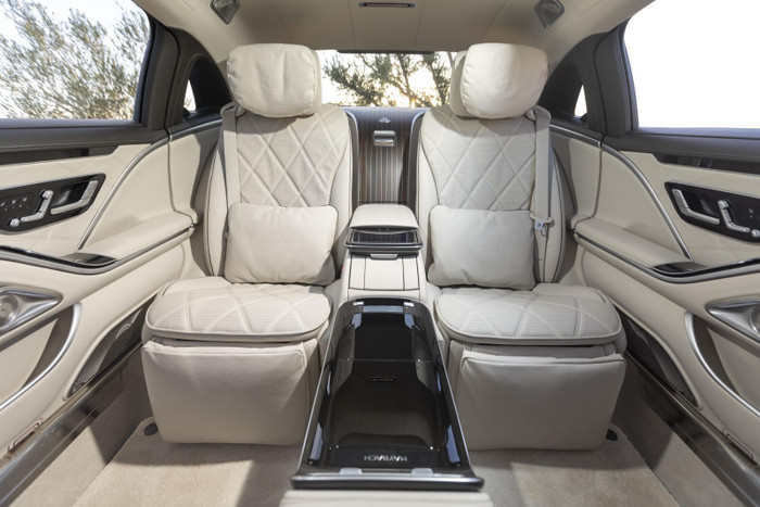 Bộ đôi Mercedes-Maybach S 450 4MATIC và S 680 4MATIC ra mắt thị trường Việt Nam ảnh 8 Bộ đôi Mercedes-Maybach S 450 4MATIC và S 680 4MATIC ra mắt thị trường Việt Nam ảnh 8