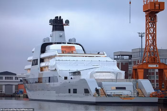 Loạt siêu du thuyền đẳng cấp của các tỷ phú bóng đá-6