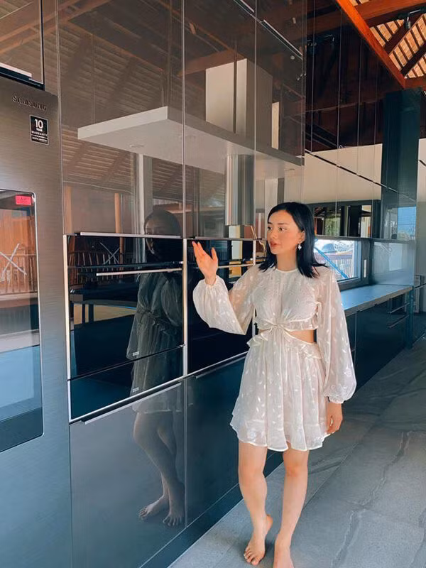Căn bếp toát ra mùi tiền của Angela Chu