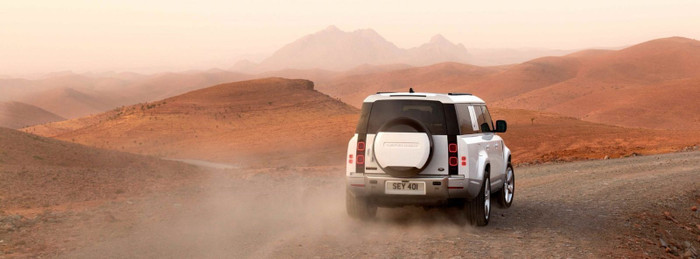 Land Rover Defender 130 có giá bán khởi điểm từ 5,779 tỷ đồng tại Việt Nam ảnh 4