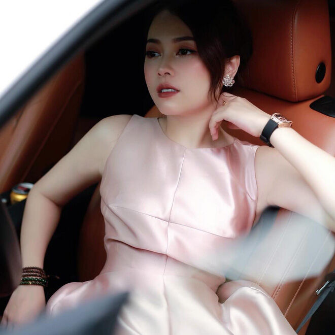 Bộ sưu tập đồng hồ, túi xách tiền tỉ của Hằng Túi khiến netizen ná thở ảnh 4