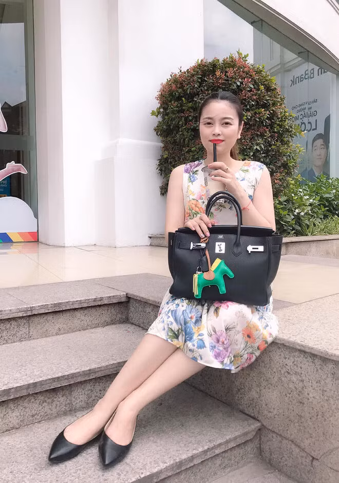 Bộ sưu tập đồng hồ, túi xách tiền tỉ của Hằng Túi khiến netizen ná thở ảnh 14