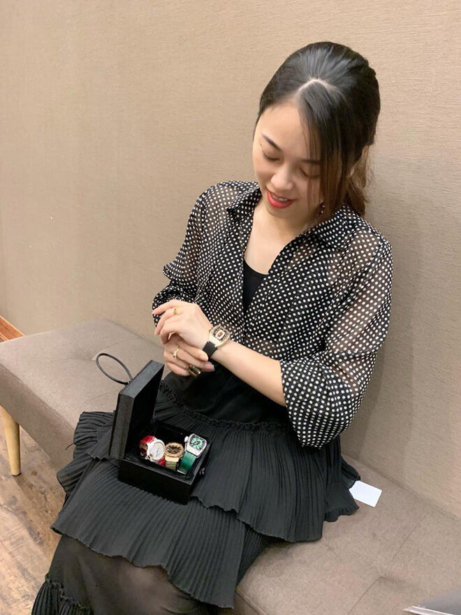 Bộ sưu tập đồng hồ, túi xách tiền tỉ của Hằng Túi khiến netizen ná thở ảnh 5