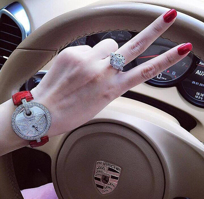 Bộ sưu tập đồng hồ, túi xách tiền tỉ của Hằng Túi khiến netizen ná thở ảnh 3