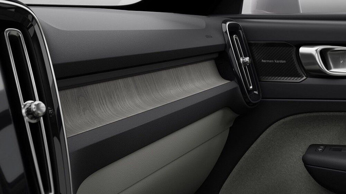 Volvo XC40 2022 ra mắt với 8 phiên bản động cơ tùy chọn ảnh 7