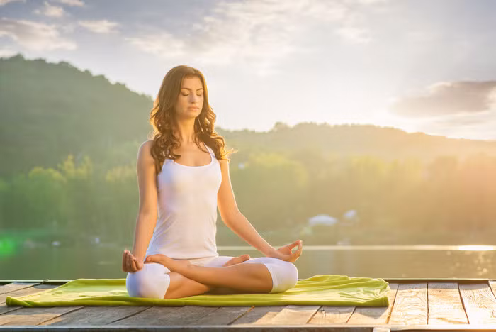 Xây dựng sức khỏe dẻo dai với "10 tư thế yoga dễ dàng" cho người mới bắt đầu