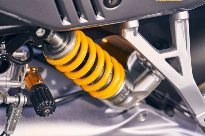 Moto Guzzi trình làng V100 Mandello 2021 tại triển lãm EICMA ảnh 5