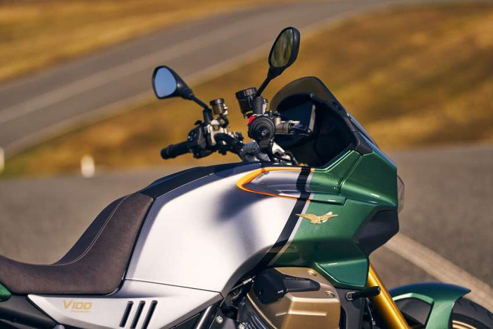 Moto Guzzi trình làng V100 Mandello 2021 tại triển lãm EICMA ảnh 4