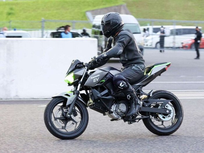 Hai mẫu mô tô điện Kawasaki đầu tiên sẽ ra mắt vào tháng 11 ảnh 2
