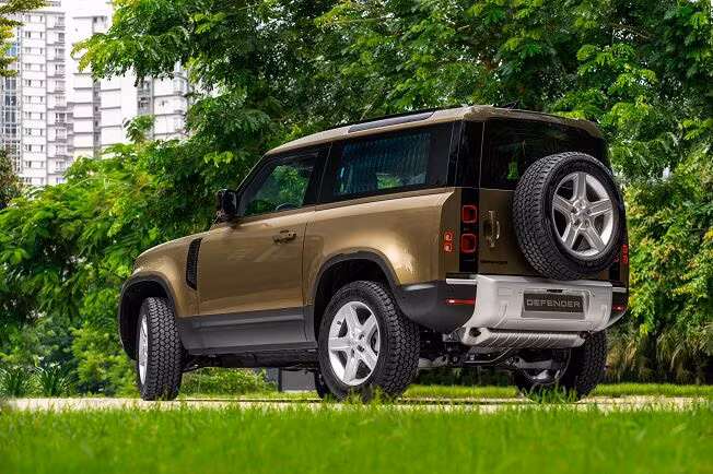 Land Rover Defender 90 mới ra mắt tại Việt Nam: Thêm lựa chọn SUV cho khách hàng thích sự khác biệt land-rover-defender-90-6.png
