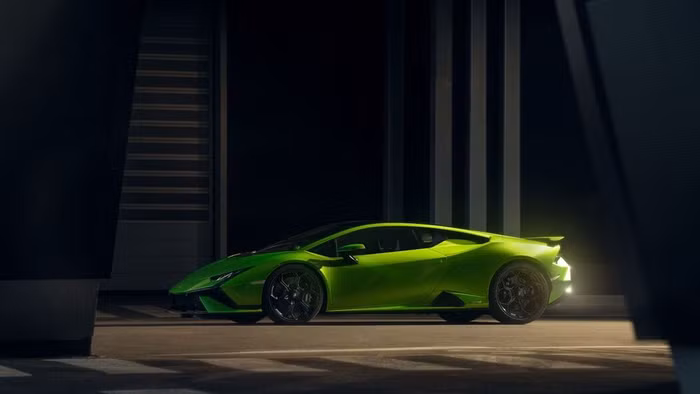 Lamborghini Huracan Tecnica ra mắt, mạnh 631 mã lực ảnh 4