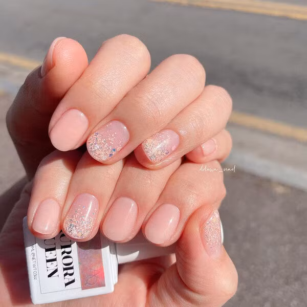 Nhiều mẫu nail đang