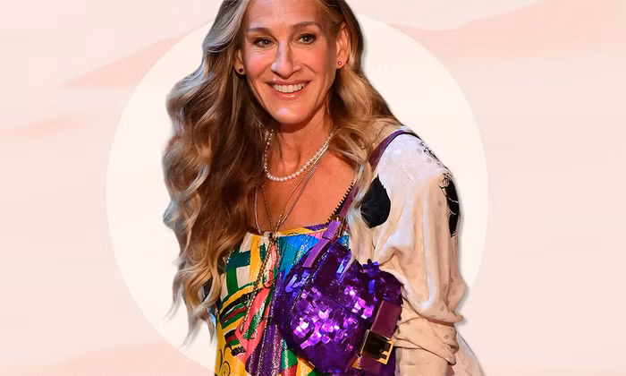Chiếc túi Baguette nổi tiếng của Carrie Bradshaw đã chính thức trở lại màn ảnh sau khi bị … “đánh cắp”
