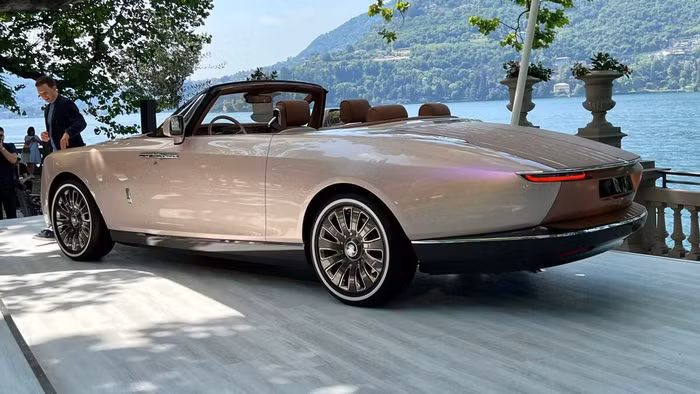 Cận cảnh Rolls-Royce Boat Tail thứ 2 với màu sơn độc đáo ảnh 2