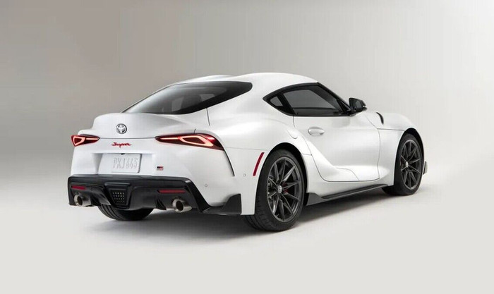 Toyota GR Supra 2023 được bổ sung thêm phiên bản số sàn ảnh 6