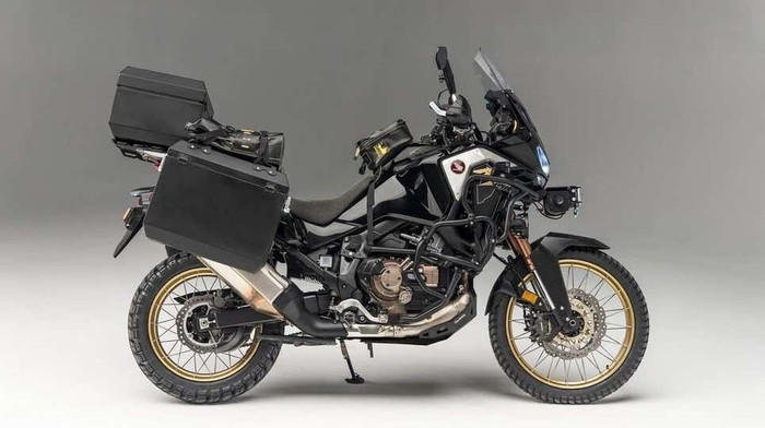 Honda Africa Twin có thêm "bản độ" chính hãng ngầu hơn