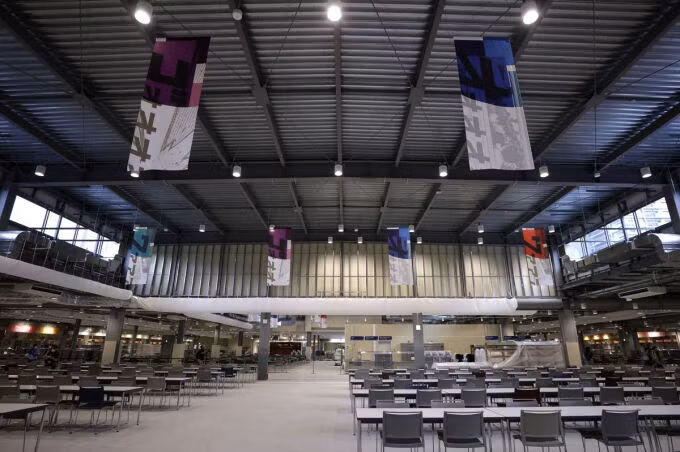 Cận cảnh bên trong làng Olympic Tokyo-5