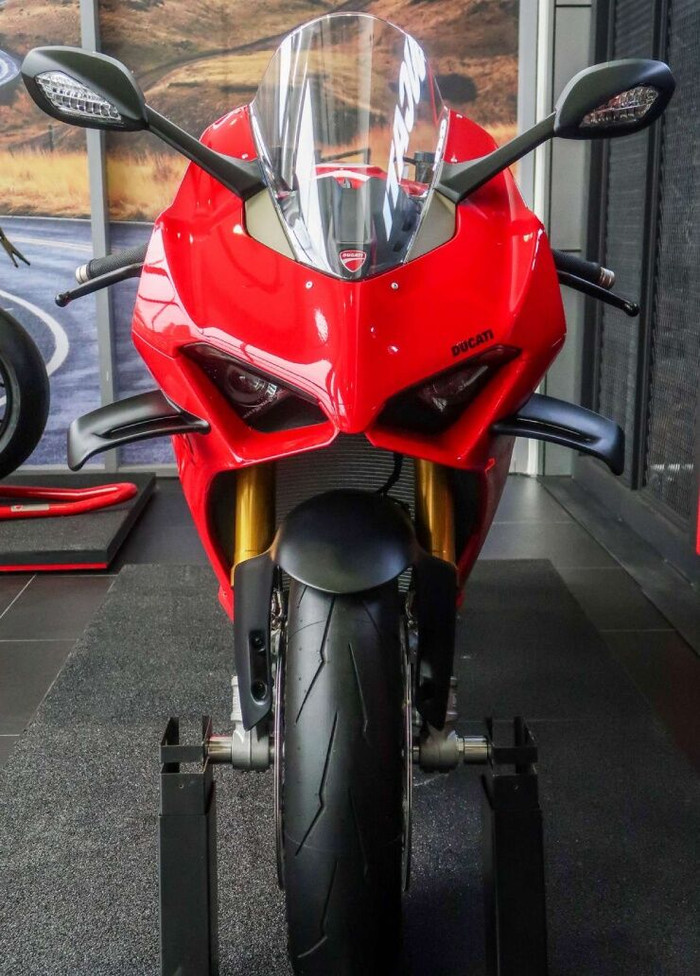 Ducati Panigale V4 trình làng tại Malaysia, giá hơn 762 triệu đồng ảnh 1