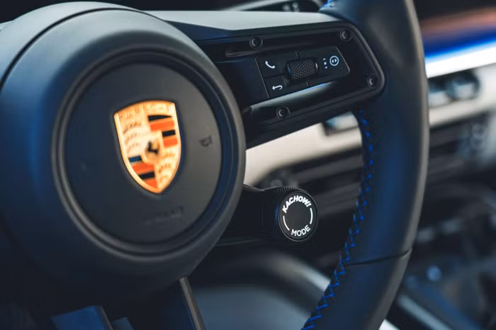 Porsche 911 Sally Special cảm hứng từ phim hoạt hình của Pixar – Cars ảnh 9