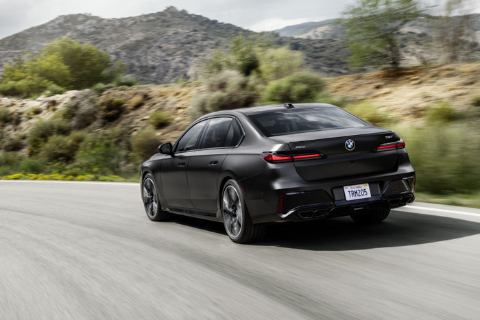 BMW 7 - Series 2023 chính thức ra mắt với nhiều tranh cãi về ngoại thất ảnh 6