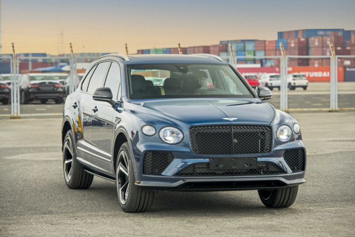 Bentley Bentayga S chính hãng đầu tiên về Việt Nam, giá 18.9 tỷ đồng