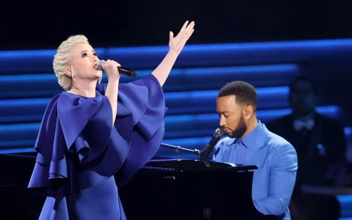 Những khoảnh khắc đáng nhớ nhất tại lễ trao giải Grammy lần thứ 64 ảnh 2