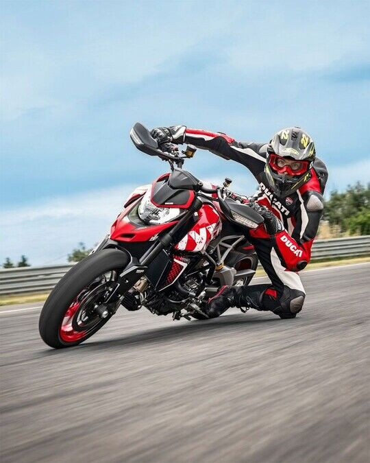 Ducati Hypermotard 950 RVE Limited bán ra giới hạn chỉ 100 chiếc ảnh 2 Ducati Hypermotard 950 RVE Limited bán ra giới hạn chỉ 100 chiếc ảnh 2