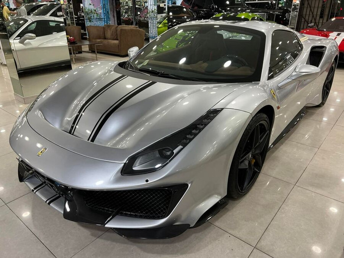 Bộ đôi Ferrari 488 Pista Spider và Ford GT được ra biển trắng ảnh 5