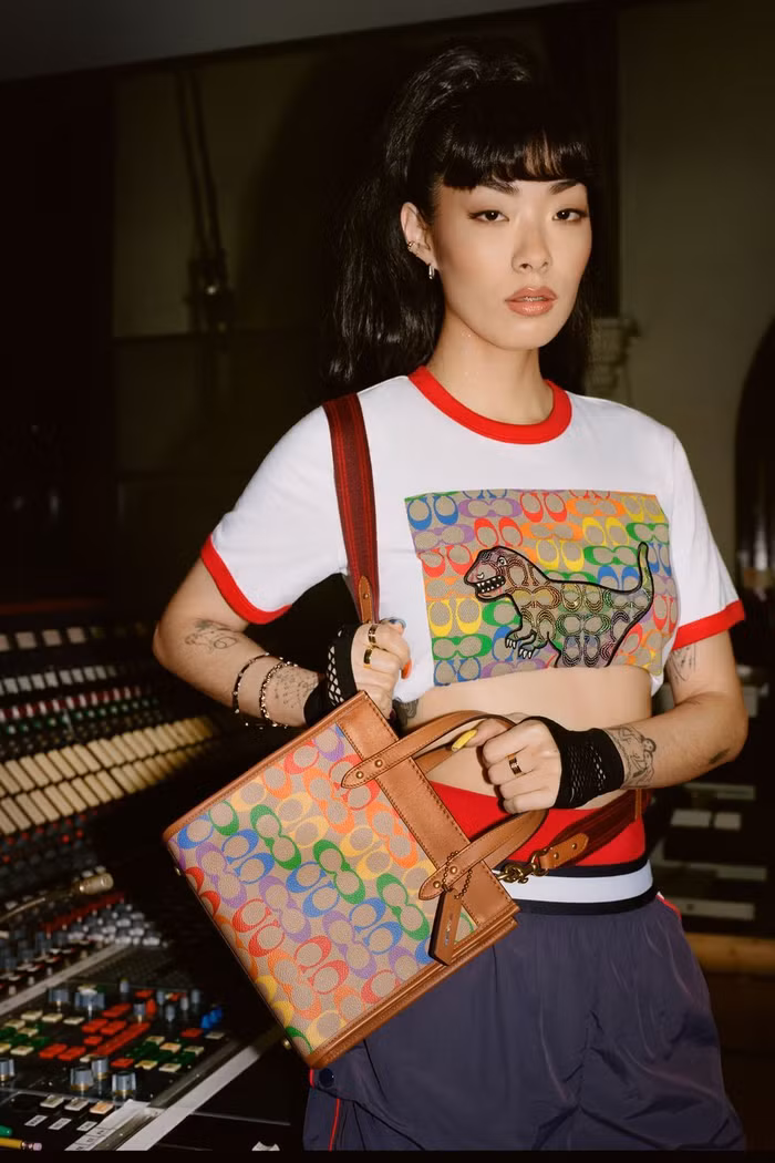 Coach và tháng tự hào LGBT