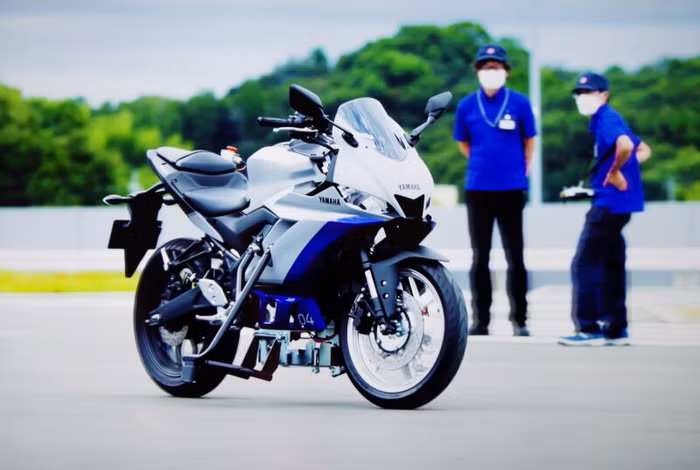 Ra mắt xe máy điện Yamaha tự lái, tự cân bằng ảnh 2 xe máy điện Yamaha tự lái