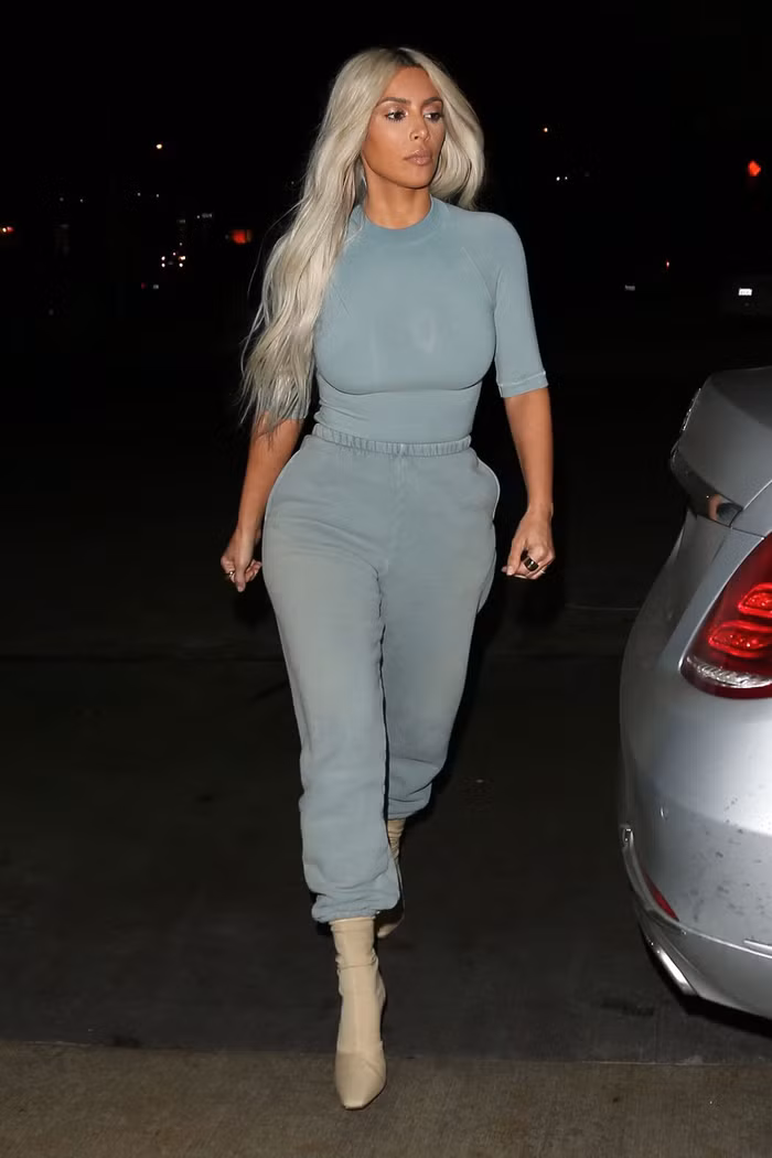 Ghim ngay mẹo mix & match quần jogger “chất như nước cất” từ chị em nhà Kardashian-9