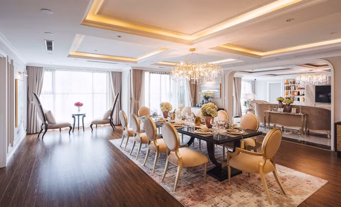 Biệt thự trên không rộng 300m2 của vợ chồng Hà Nội: Giá trị 13 tỷ đồng, phong cách tân cổ điển vừa sang vừa hút mắt - Ảnh 5.