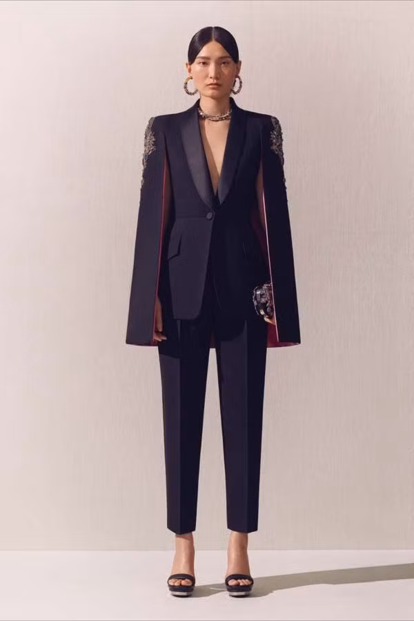 Yves Saint Laurent đã tạo ra "Bộ tuxedo dành cho phụ nữ" như thế nào? ảnh 3