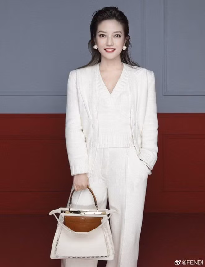 Fendi xóa bỏ tất cả các hình ảnh của Triệu Vy
