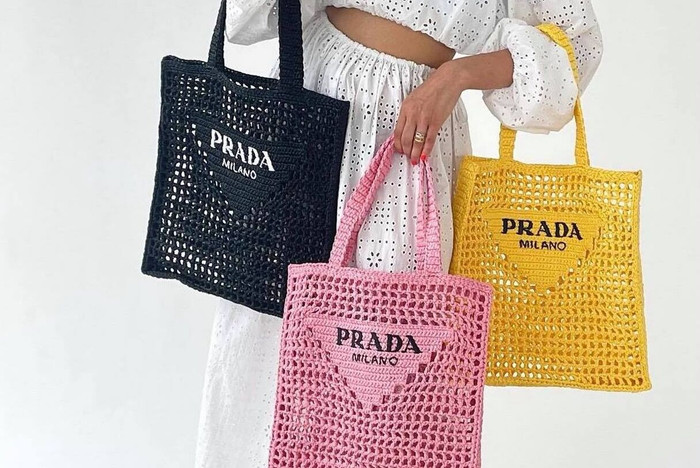 Túi Prada Raffia Tote Bag - Phụ kiện bền vững "gây bão" làng mốt