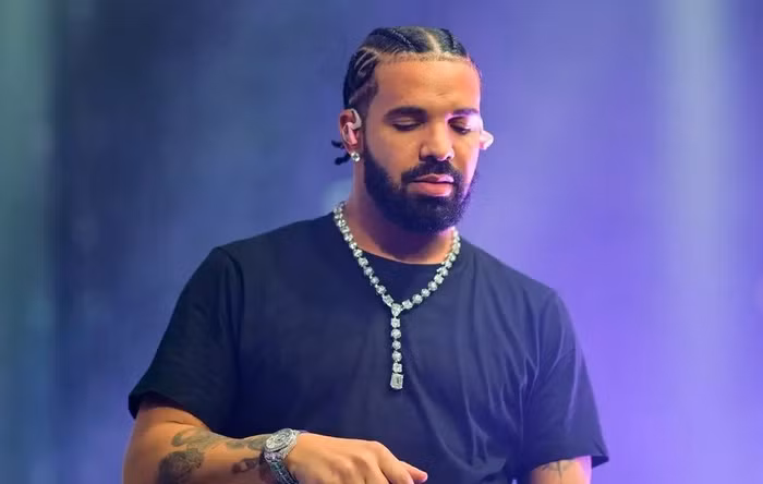 vòng cổ kim cương của Drake 
