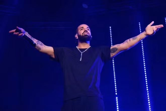 Chiếc vòng cổ kim cương của Drake giá trị lên tới 12,5 triệu USD