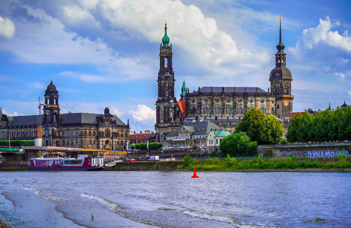 Lạc lối giữa thành phố cổ Dresden mộng mơ ảnh 2